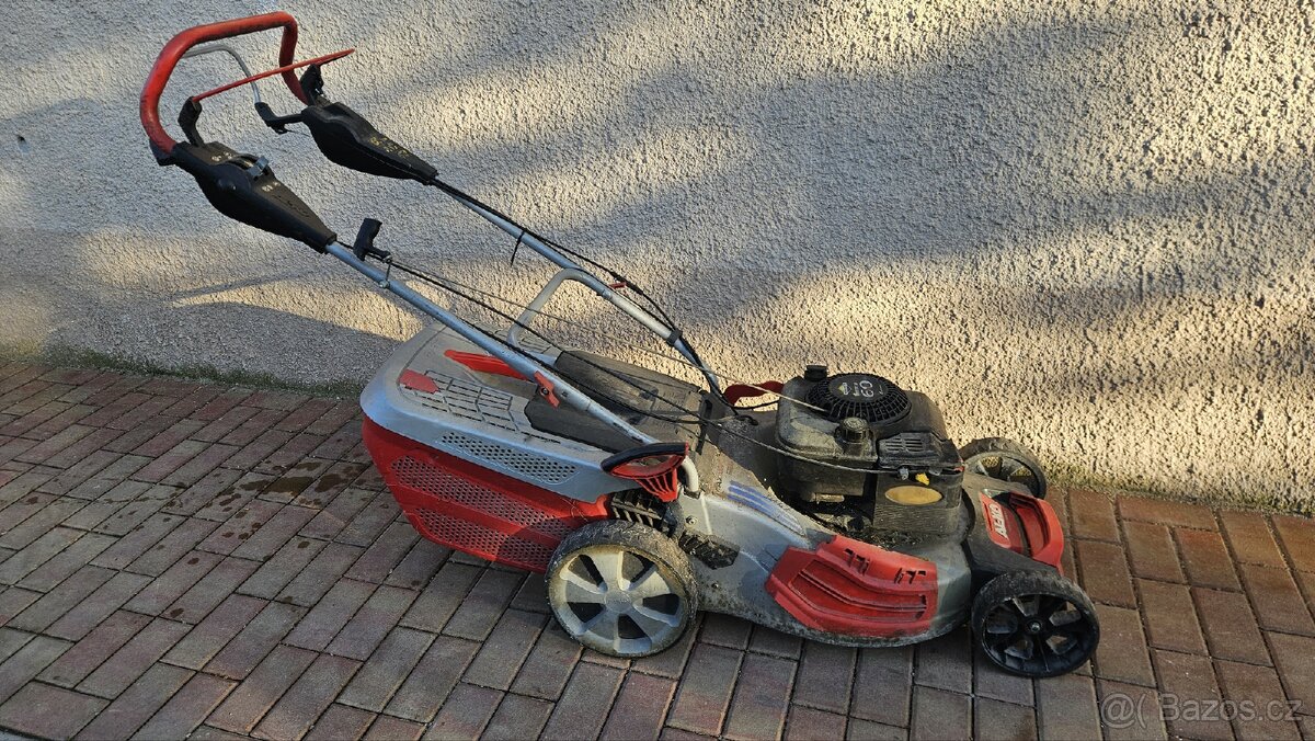 Sekačka na trávu s pojezdem AL-KO