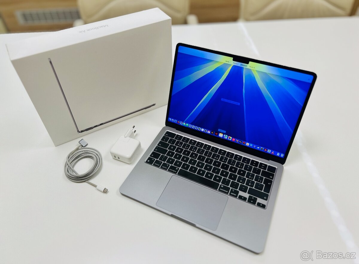 Macbook Air M2 13,6“ / 512GB / 8GB / stříbrná
