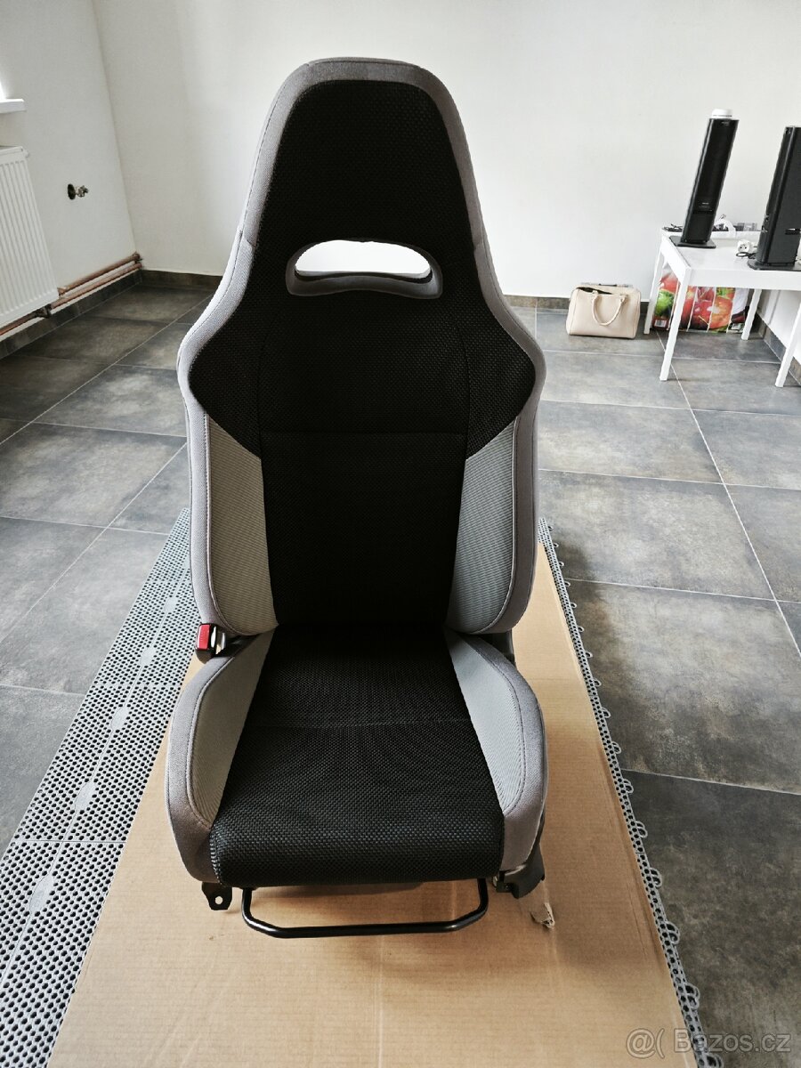 Řidičova sedačka Subaru Impreza WRX