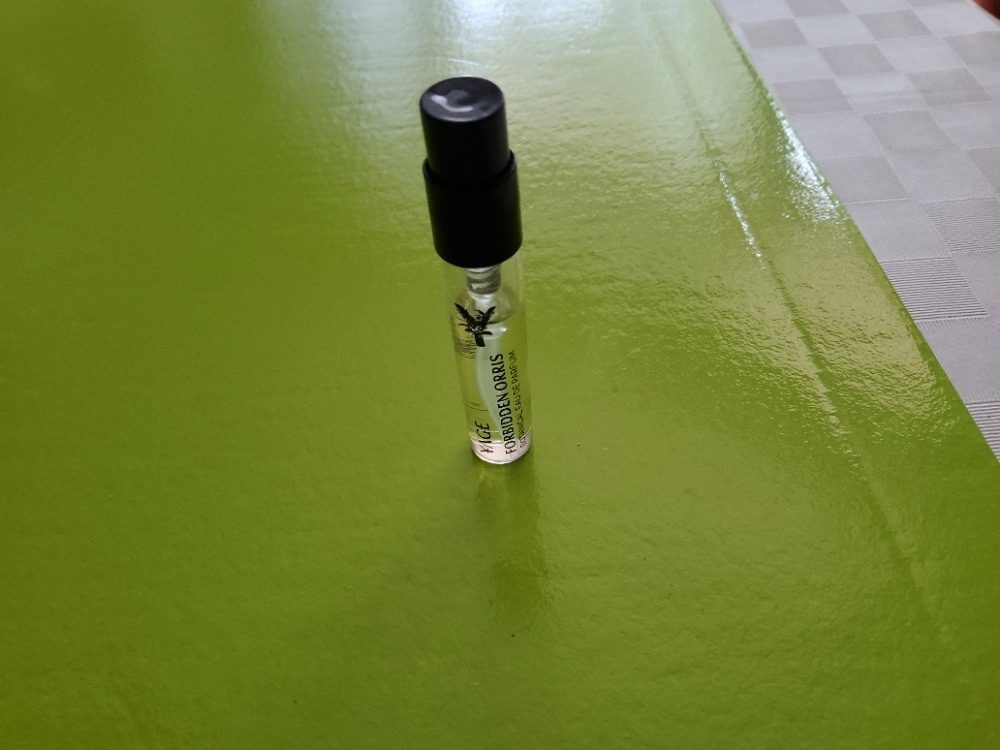 Yage Forbidden Orris 98,5% přírodní parfémová voda EdP