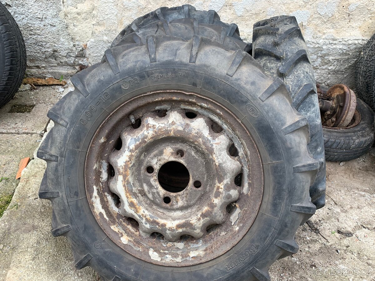 Šípová kola na traktor velikosti 16, 4 kusy