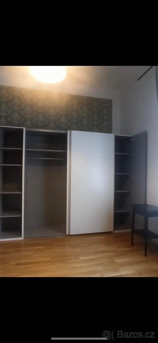 Šatní skříň
