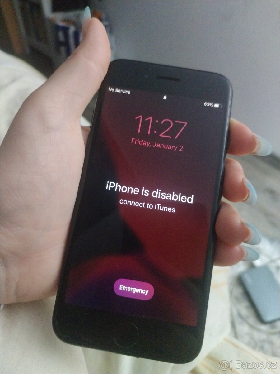 iPhone 7- pouze na díly