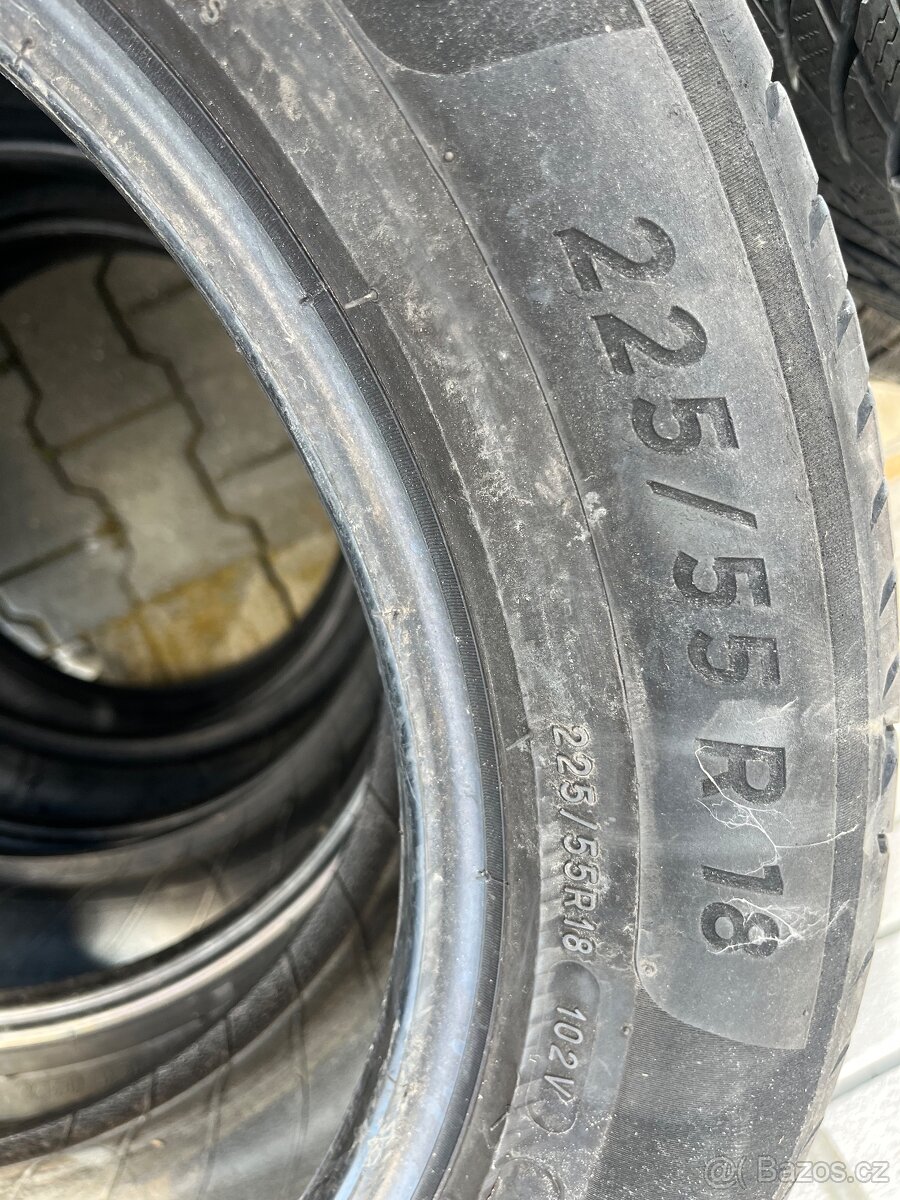 225/55R18