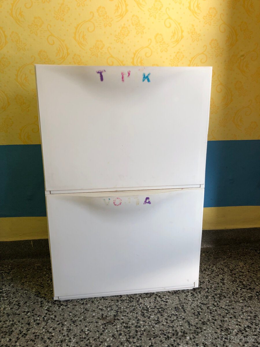 Ikea Trones plastové botníky. 2x bílá
