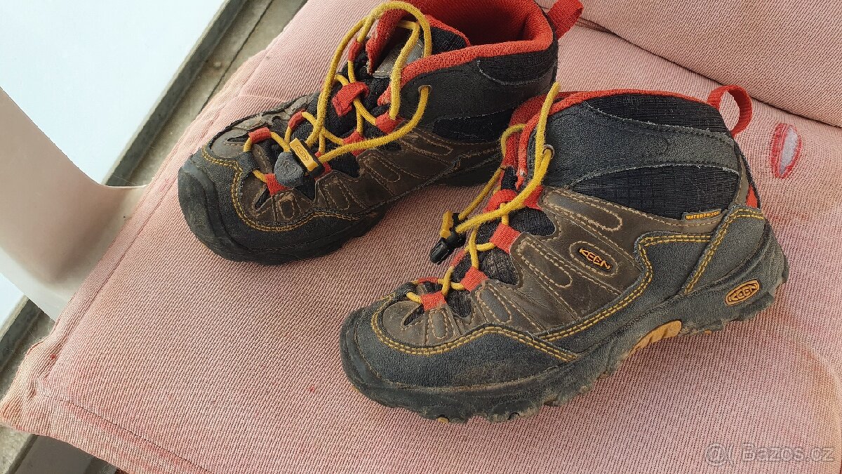 KEEN kotníkové boty Waterproof membrana v.31, 19,5cm