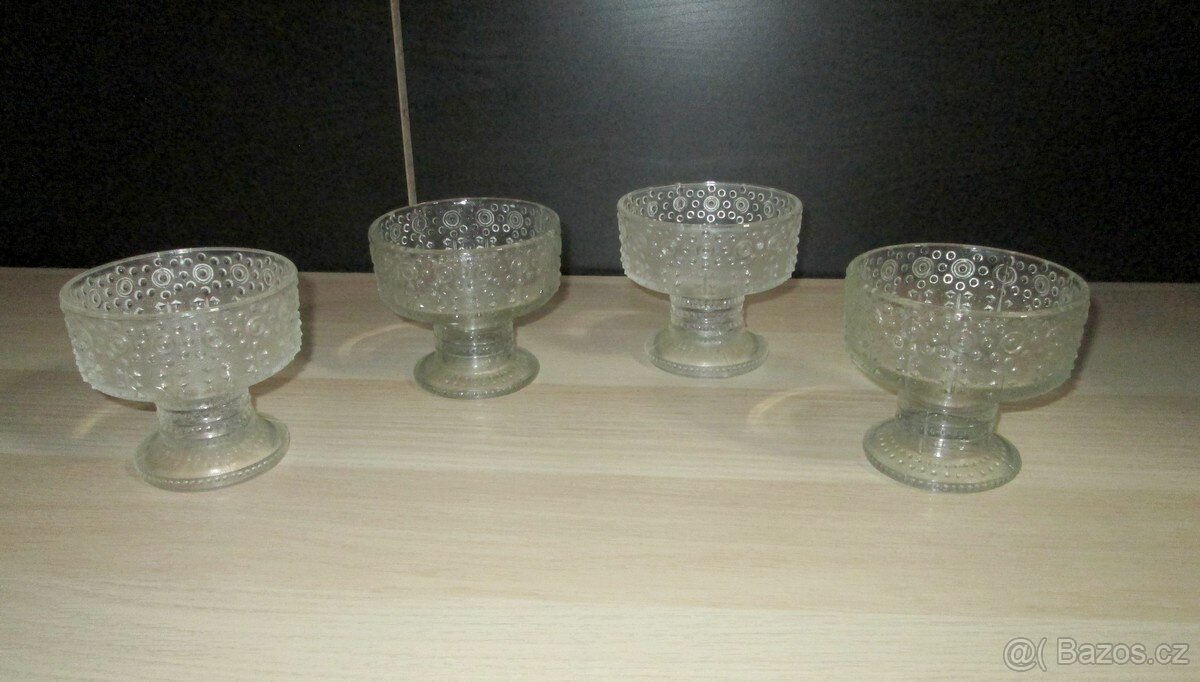 Masivní poháry na dezerty