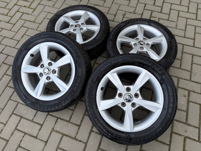 Alu kola zimní r16