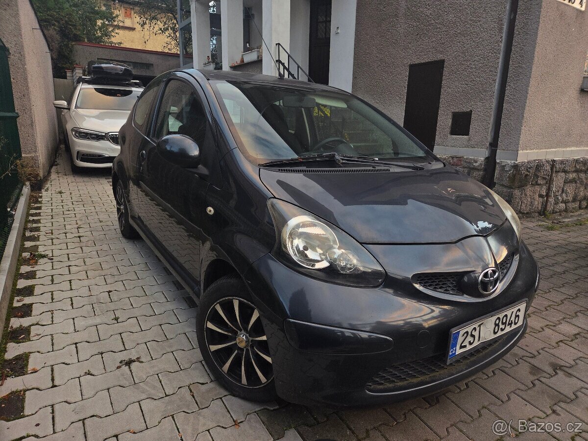 Toyota Aygo 133000km 1. majitel, ČR auto, nová STK