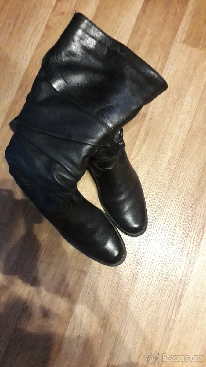Kozačky černé kožené s beránkem vel. 40