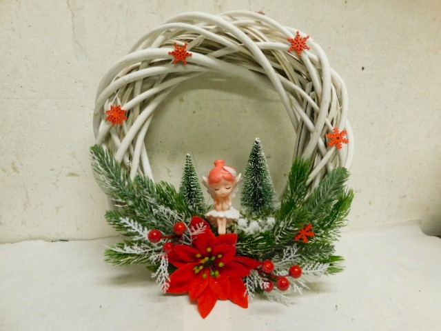 věnec na dveře, umělý materiál