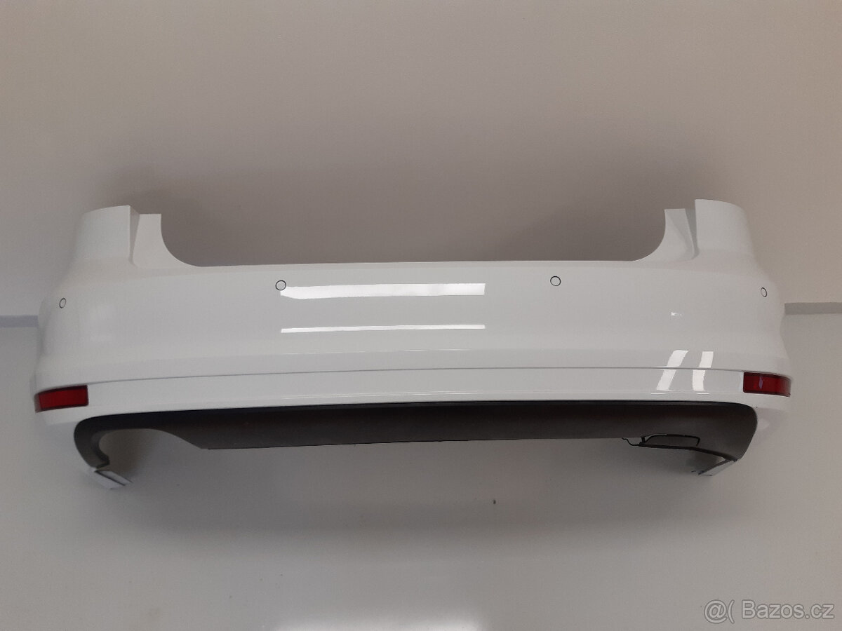 Zadní nárazník 5C6807421 VW Jetta VI, bílý