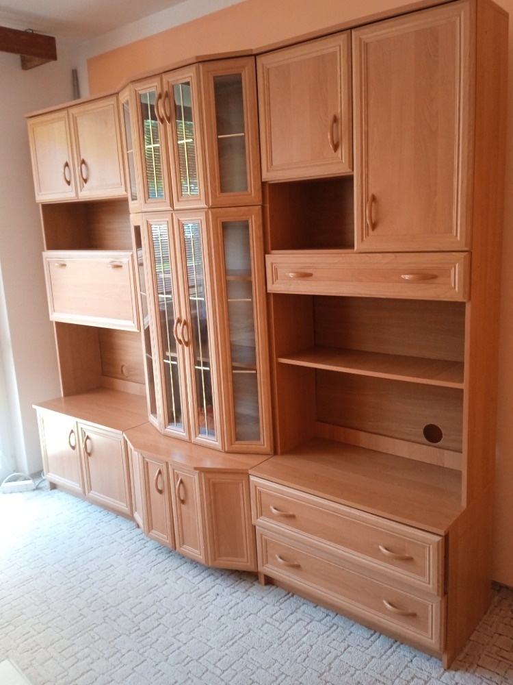 Obývací stěna, stolek