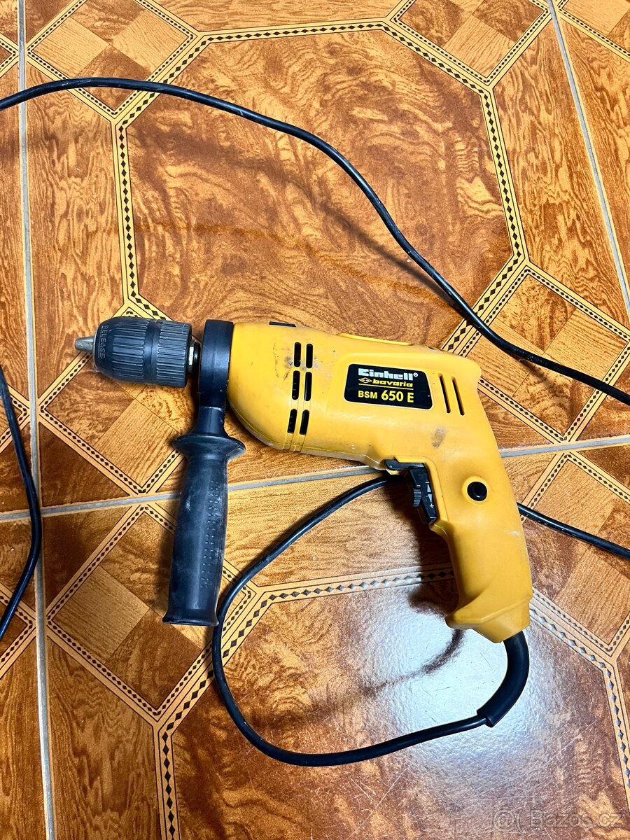 Vrtačka s příklepem