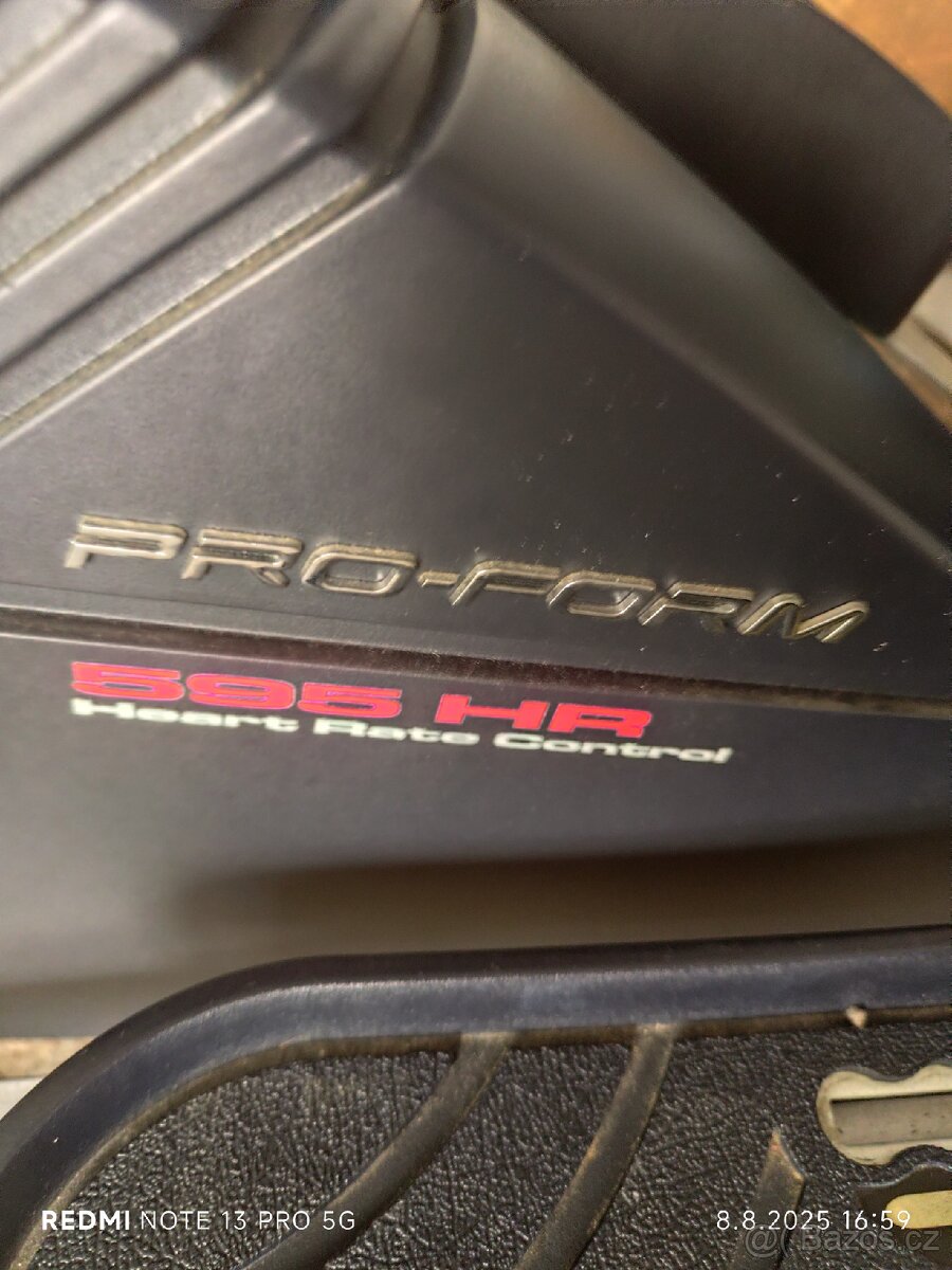 Elipticky trenažér - Orbitrek