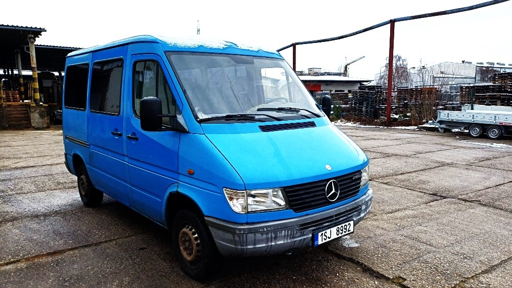mercedes sprinter 210D bus 9 mist