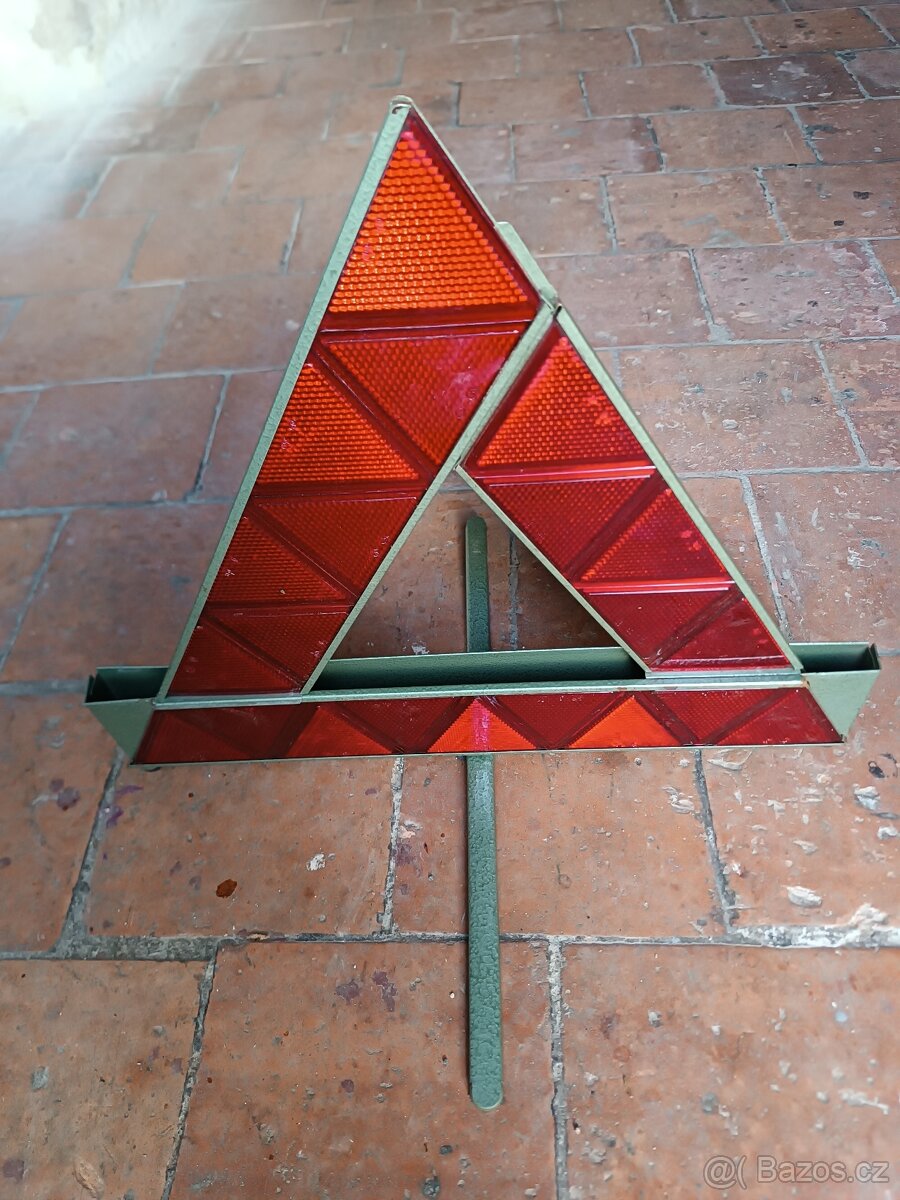 Prodám výstražný trojúhelník
