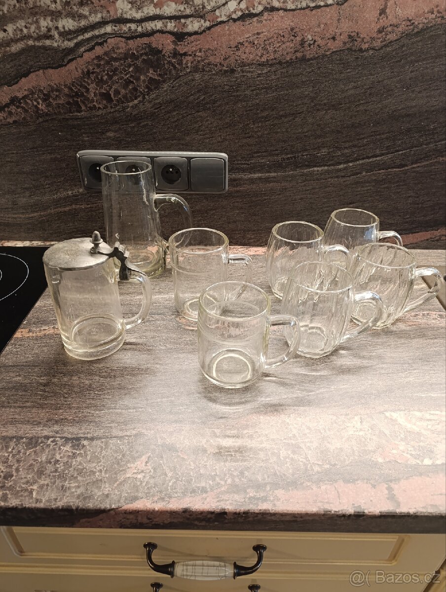 Staré půllitry a tuplák