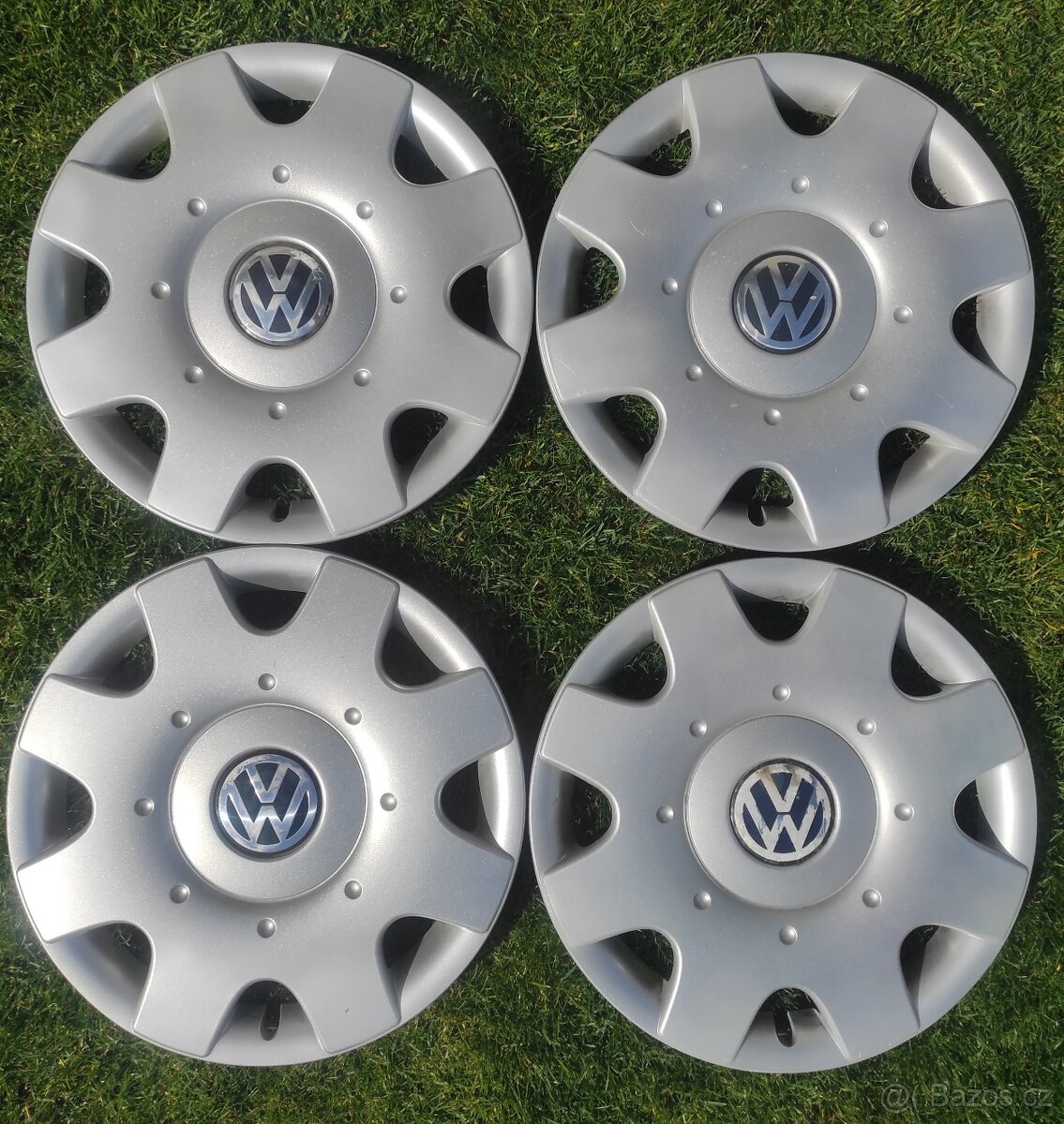 Sada 4 kusů poklic Volkswagen (16")