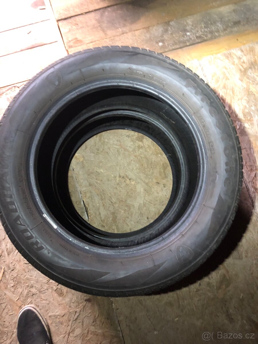 Letni pneu 215/55r16