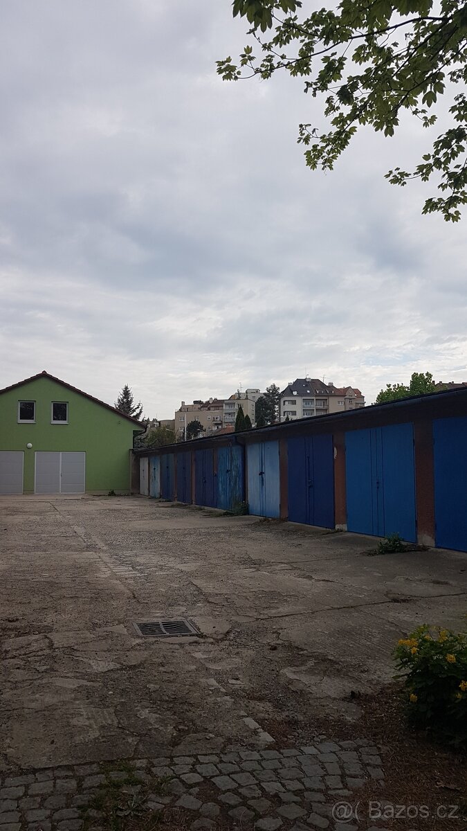 Pronájem garáže Merhautova-Brno