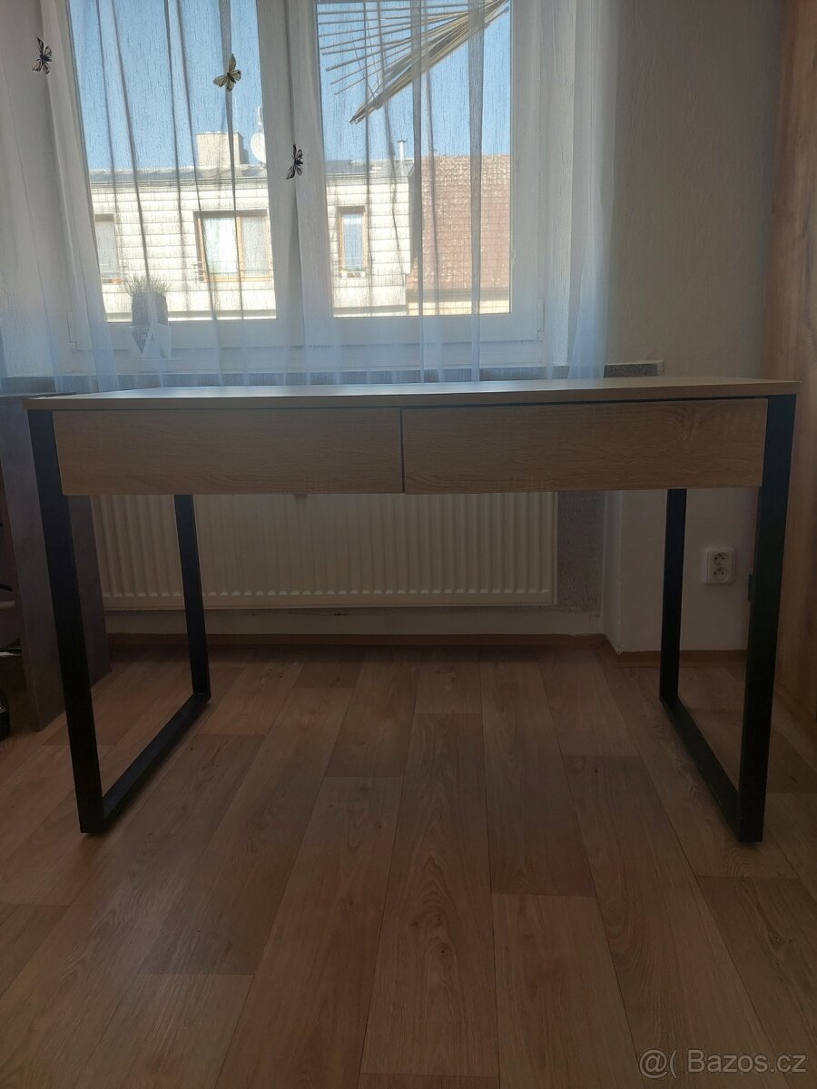 Prodám psací stůl