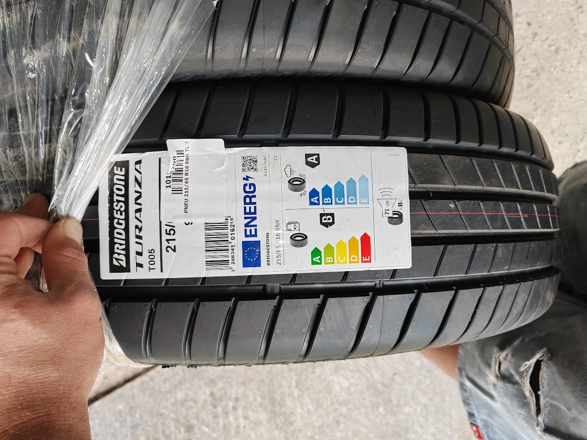 Pneumatiky Bridgestone 215/65 R16 Nové