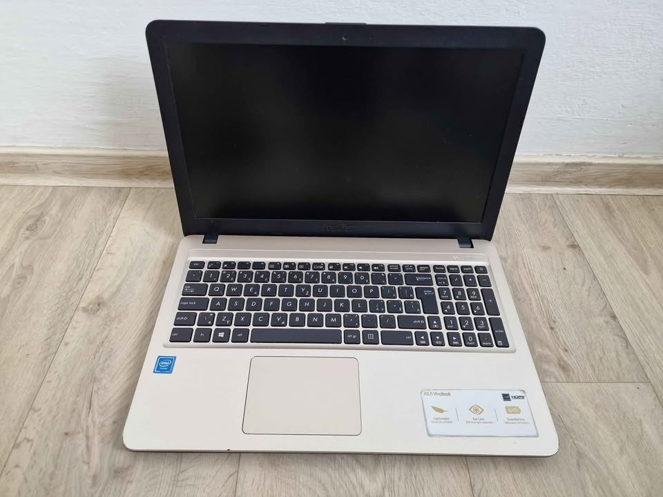 Notebook Asus X540N na filmy internet kancelářské školní prá