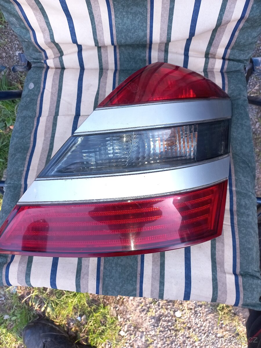 Mercedes Benz S 221 zadní pravá lampa