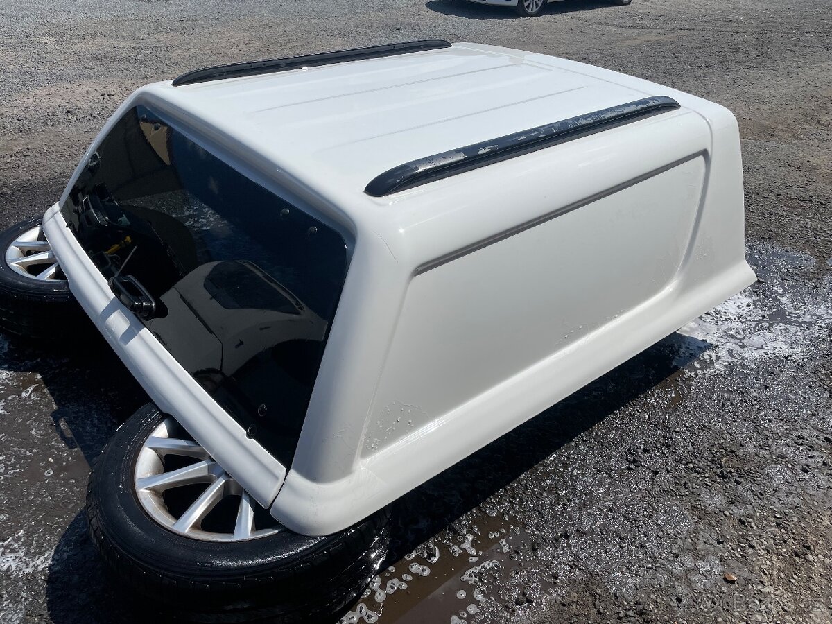 Hardtop Toyota Hilux rok 2019 -originál nepoužívaný