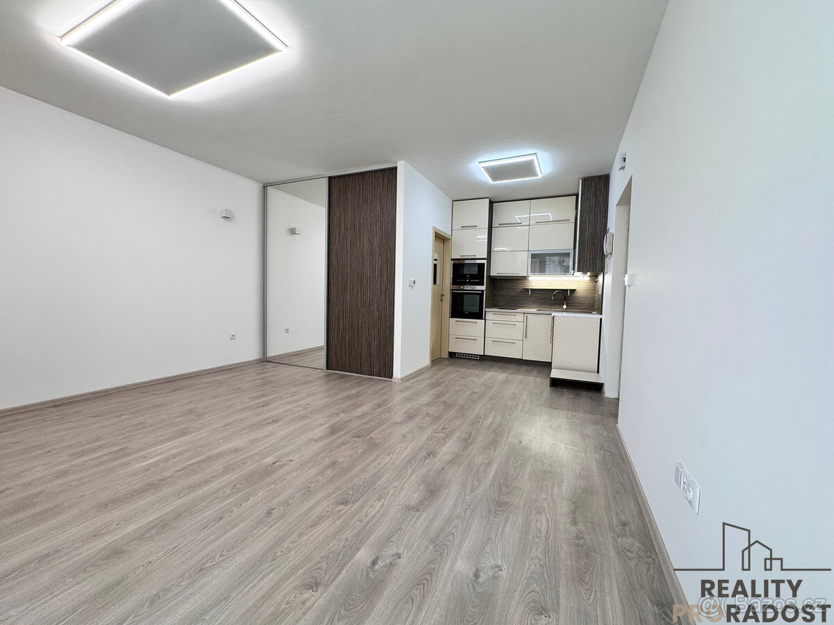 Prodej bytu 1+kk 38 m² Příční, Hodonín
