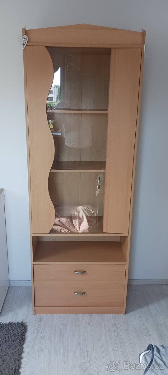 Skříň