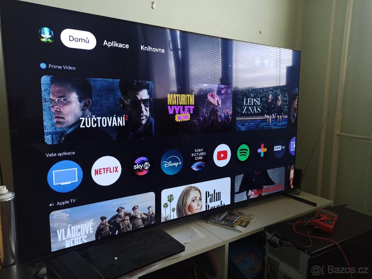 55" Sony Bravia OLED XR-55A83K + antena Philips a TV stolek
