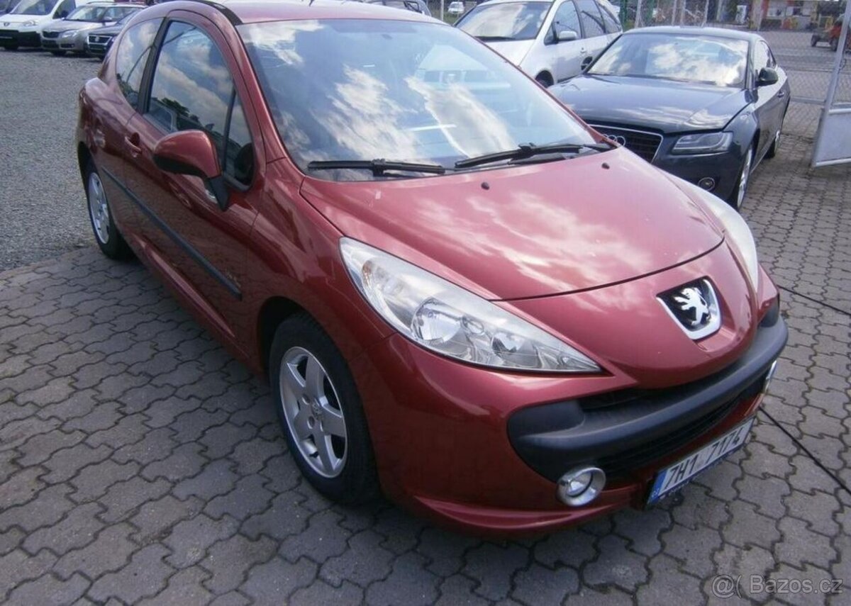 Peugeot 207 1.4i 54kw,klima,2xkola benzín manuál 54 kw