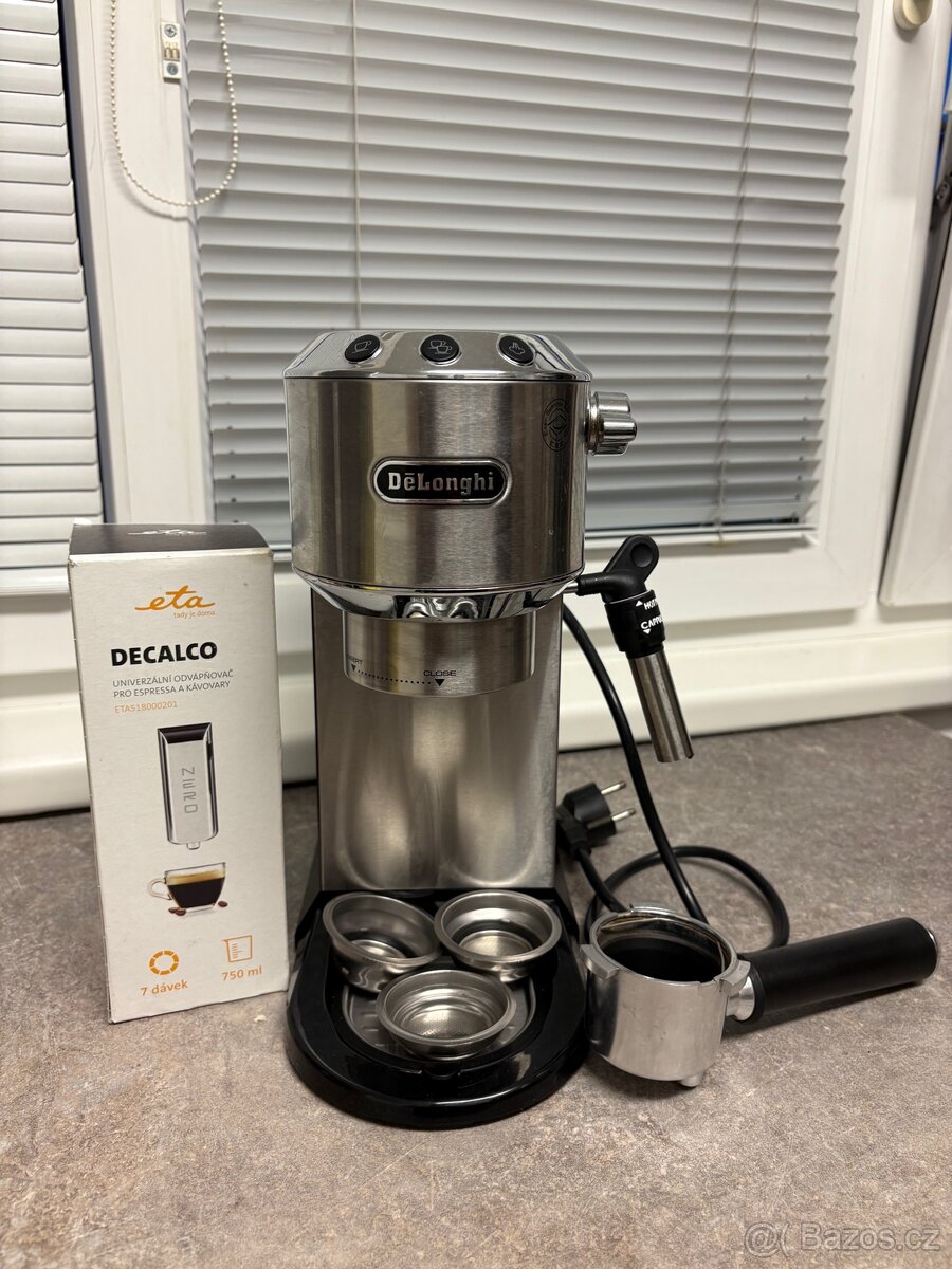 Kávovar Delonghi EC685.M