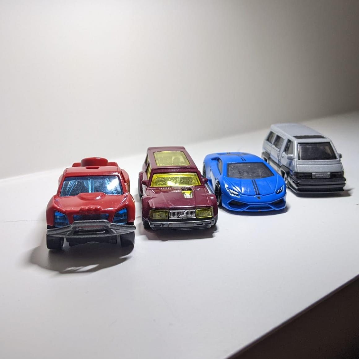 4x kovové autíčko HotWheels