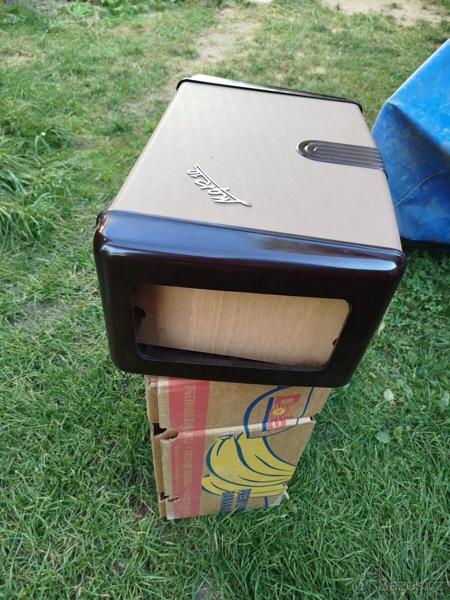 První čs. magnetofon Tesla MGK10 - obal