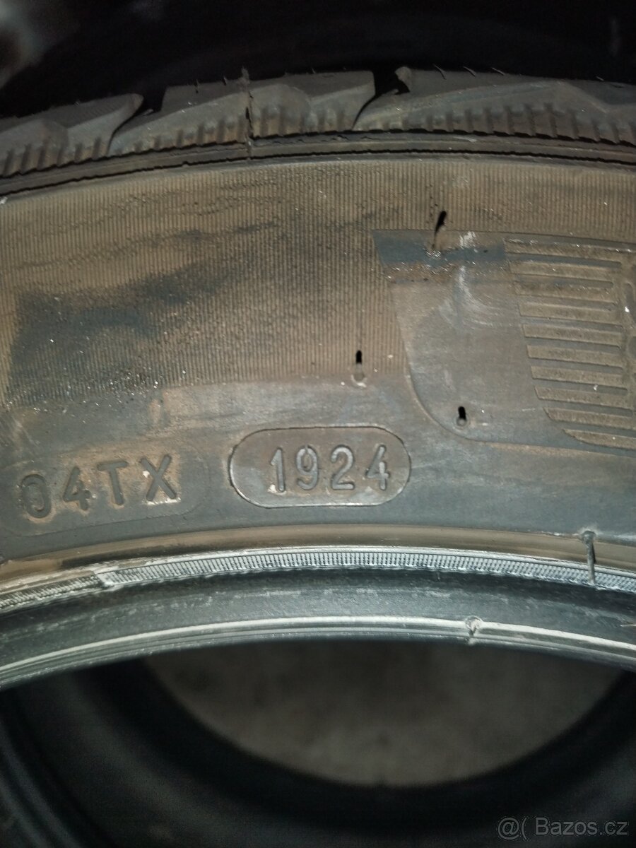 Zimní pneu 245/45r18 Michelin 2ks