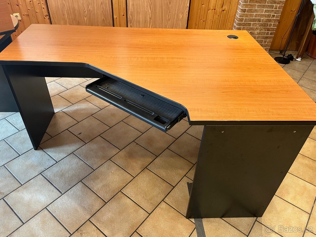 Kancelářský nábytek