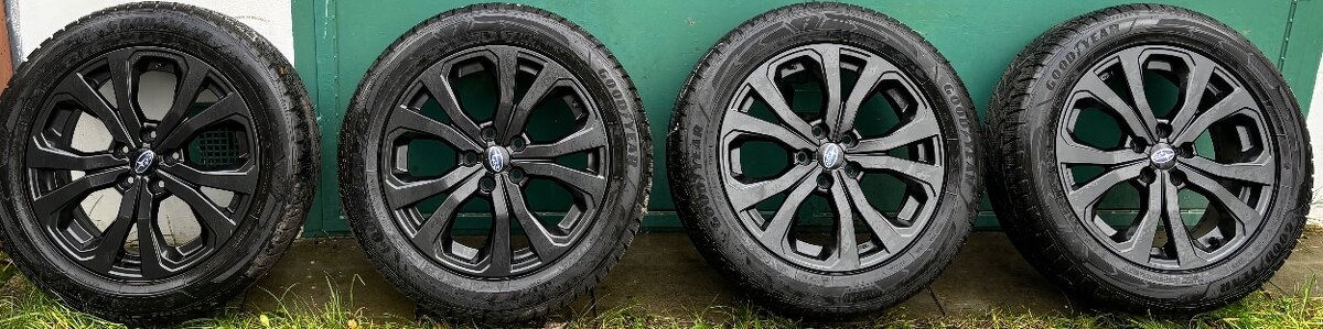 Subaru Forester ES sport eBoxer,alu 18',černé,5x114,3,zimní