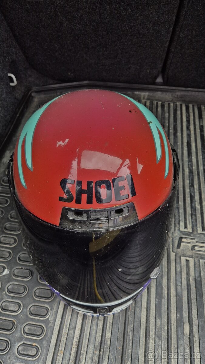 Helma na motorku SHOEI