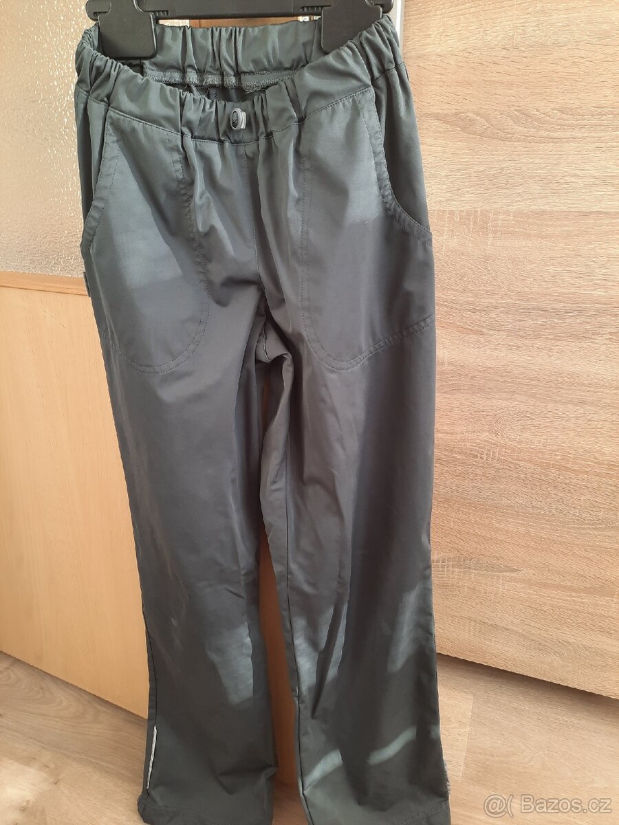 Tenké jarní softshellky vel. 152