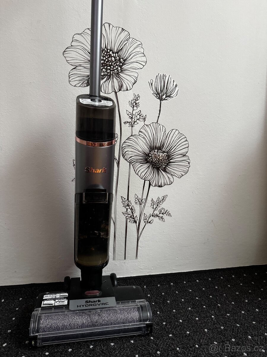 Vysavač Shark HydroVac – mokré i suché vysávání + mytí podla