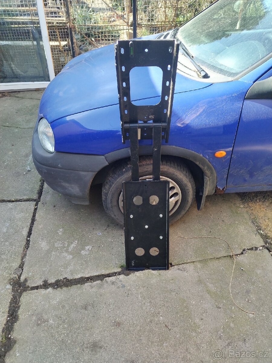 Prodám profi držák na televizi