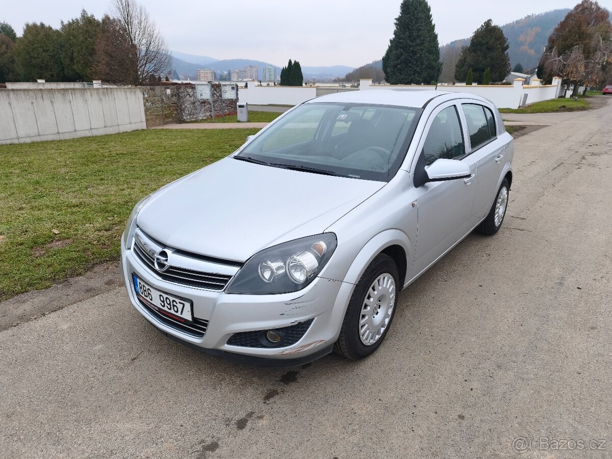 Opel Astra 1.6i - 85 kW + pneu