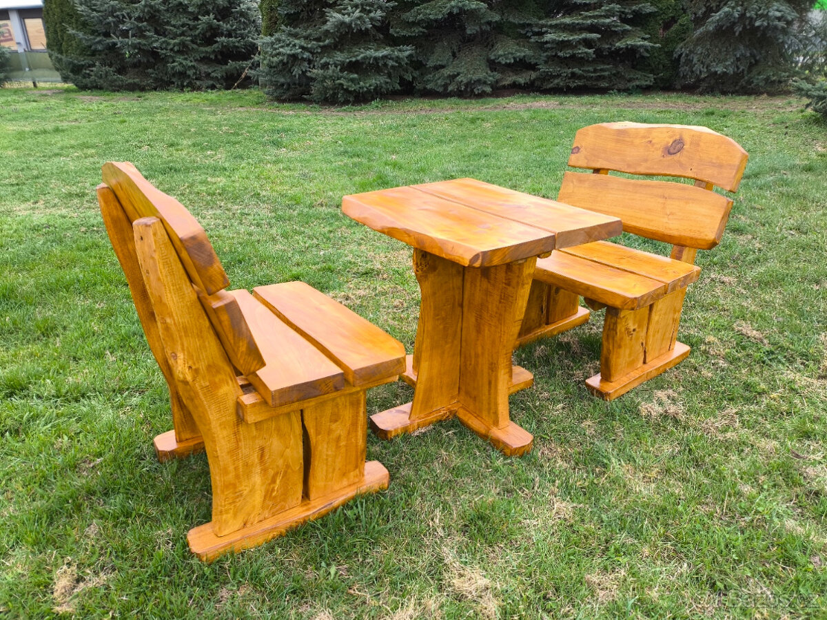 Zahradní souprava z masivu 70 x 60 cm