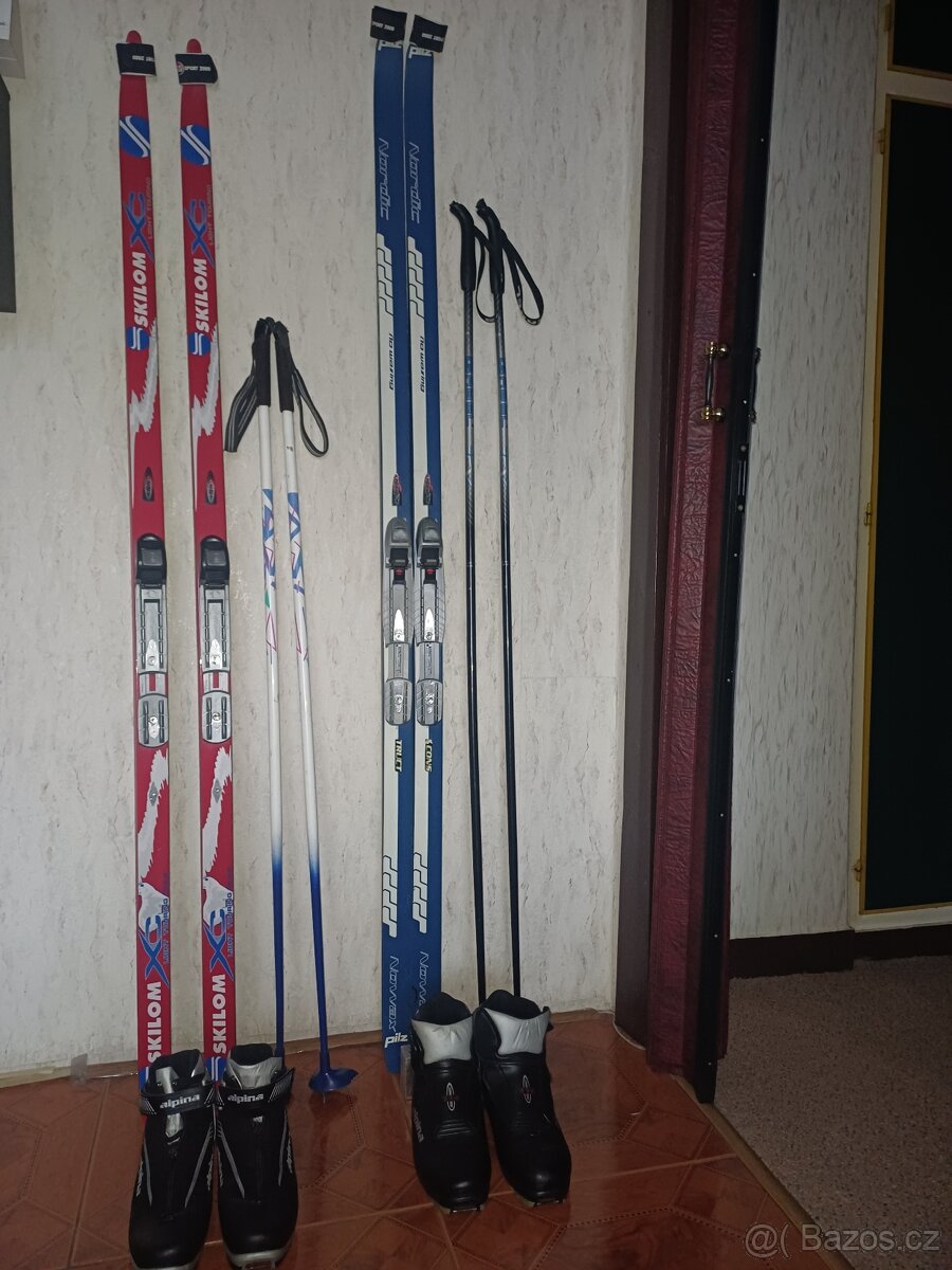 Dvoje kompletní běžky boty 38 a 42