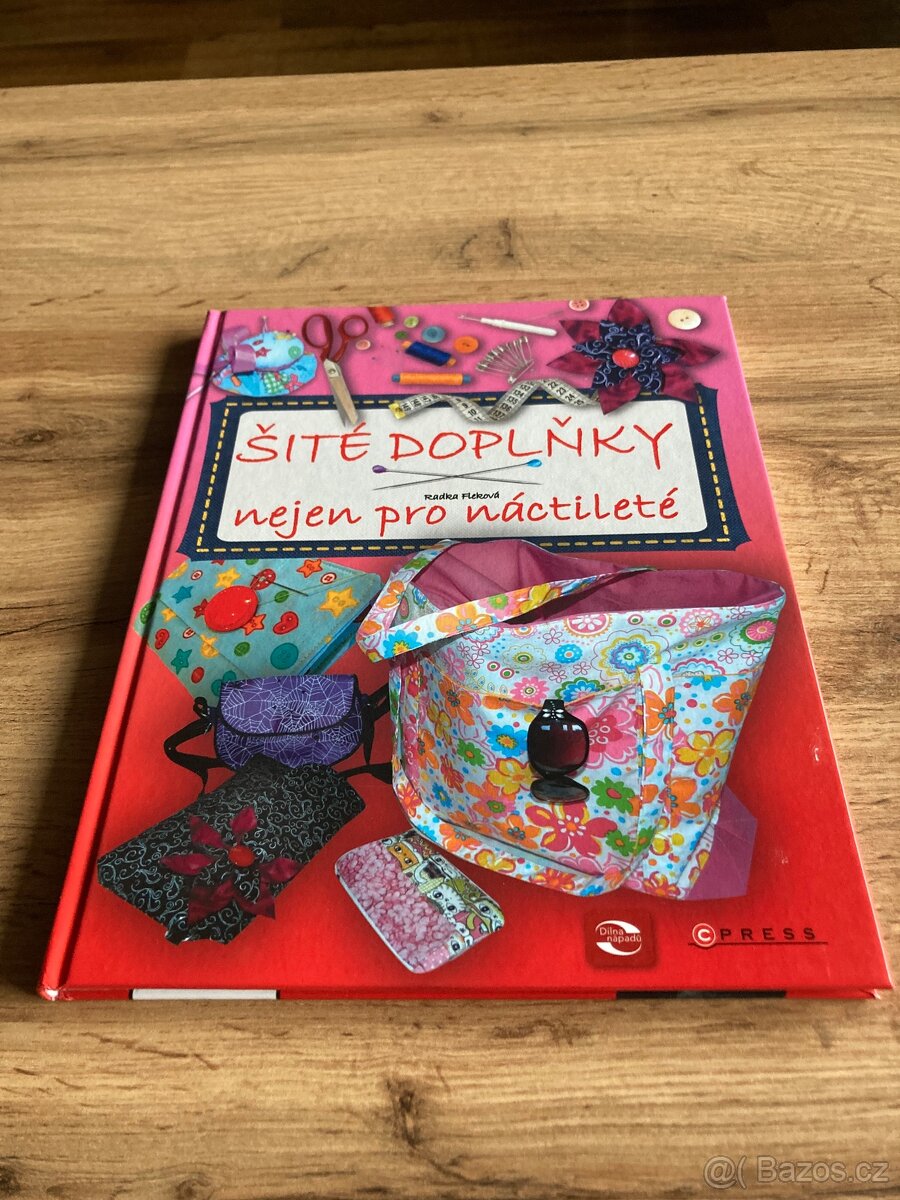 Šité doplňky nejen pro náctileté