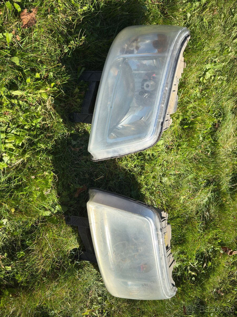 VW T5 predni svetla