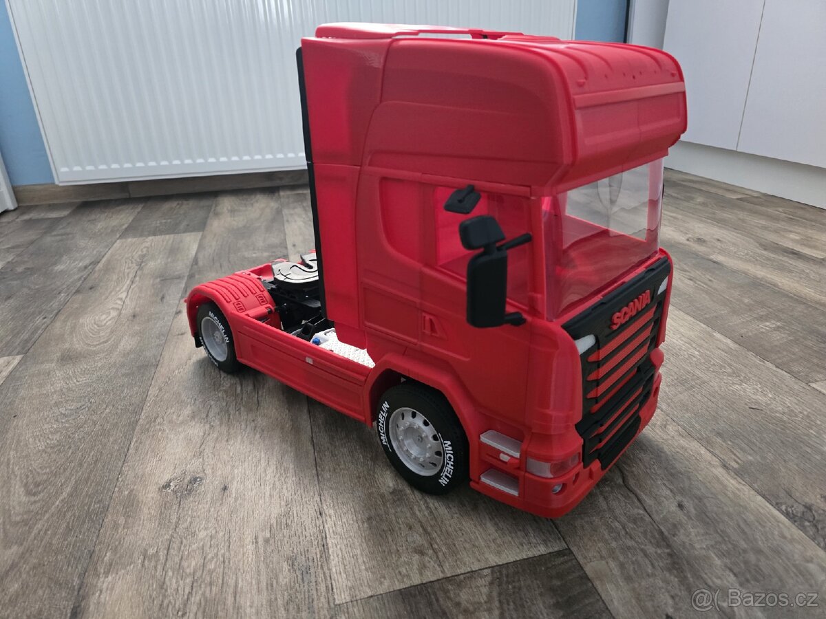 RC model Scania 730 1/10